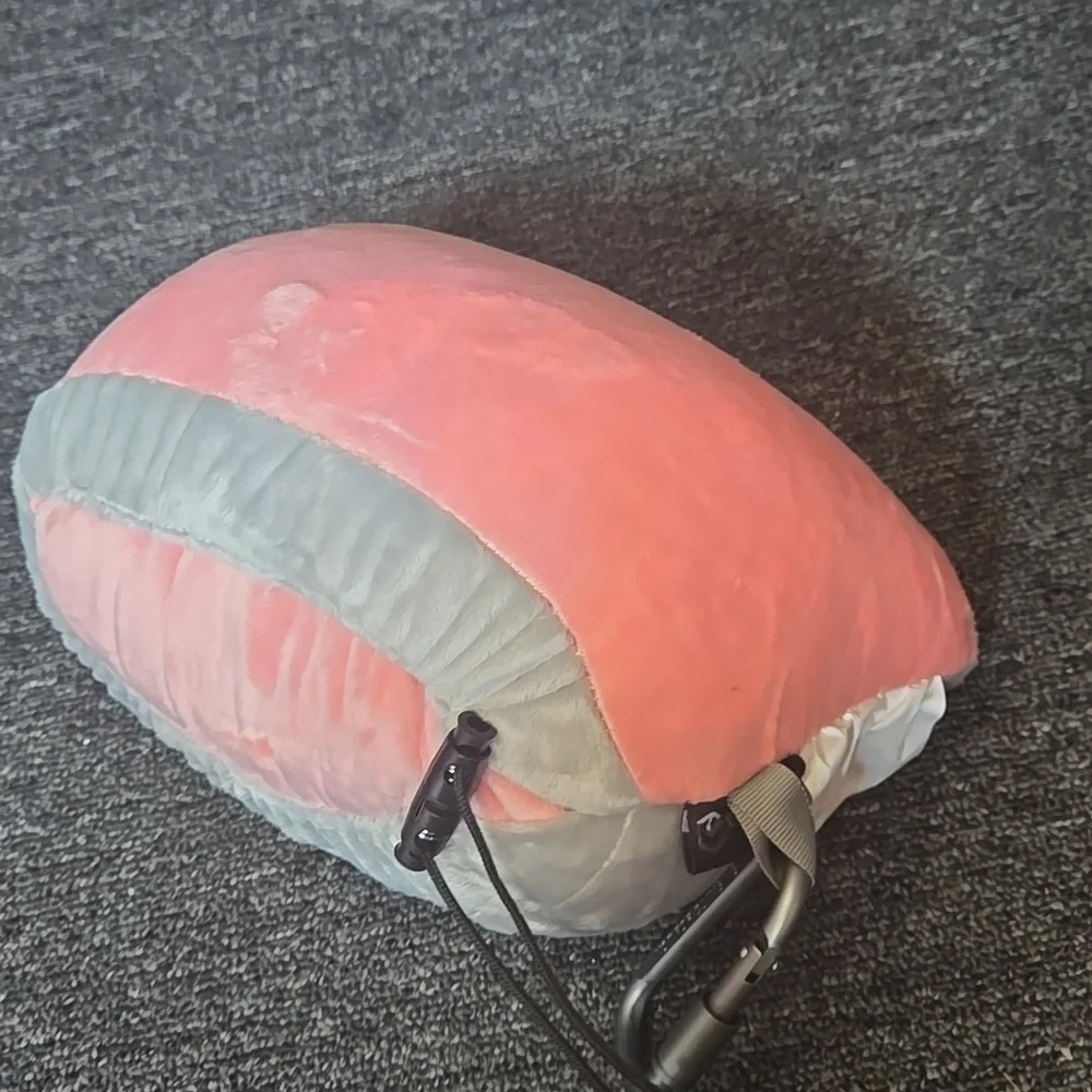 Soft Grey And.pink Travel Pillow - Picture 5 of 8